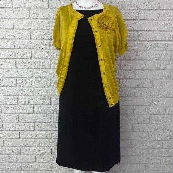 New York & Co Button Front Blouse with Rose Detail Size M - Picture 3 of 10